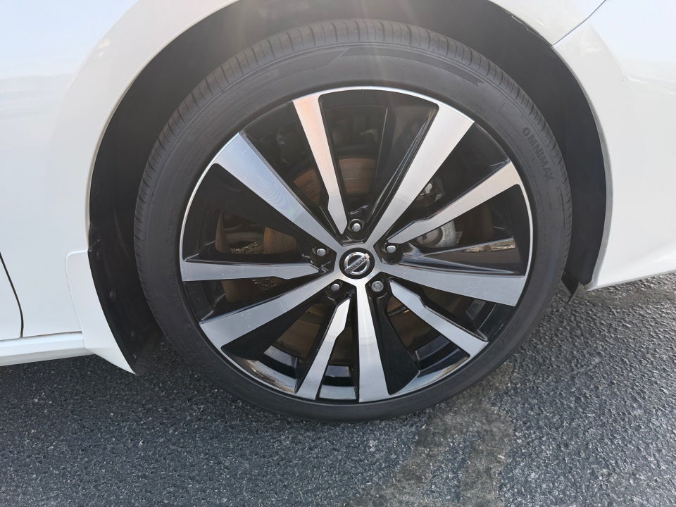 2022 Nissan Altima SR FWD