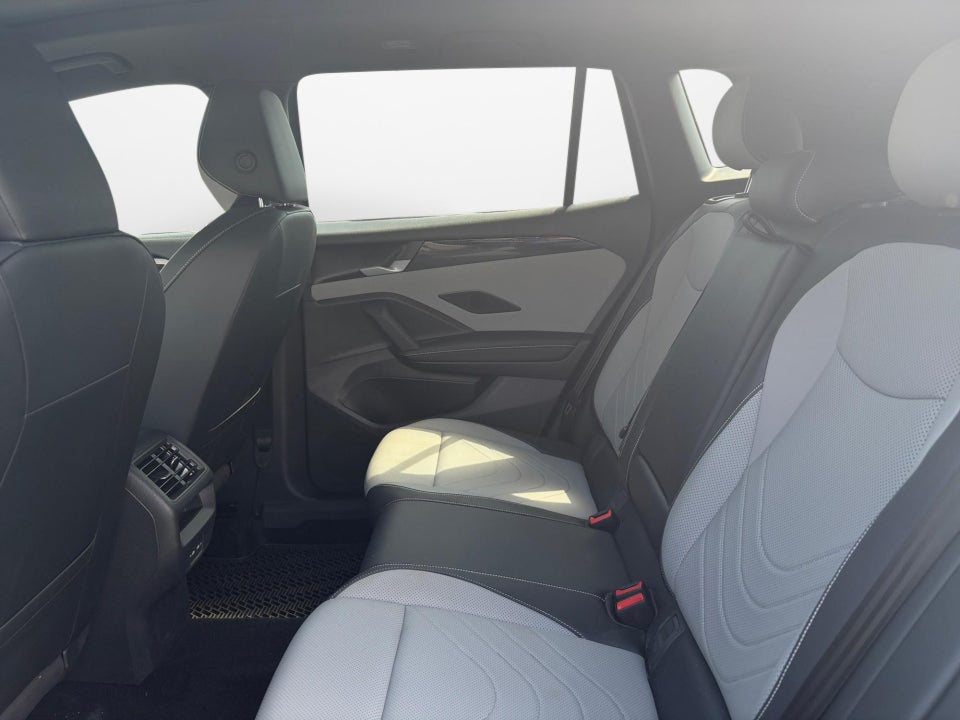 2025 Volkswagen Tiguan 2.0T SE R-Line Black