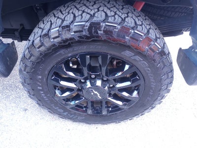 2025 Chevrolet Silverado 2500HD 4WD Crew Cab Standard Bed LT