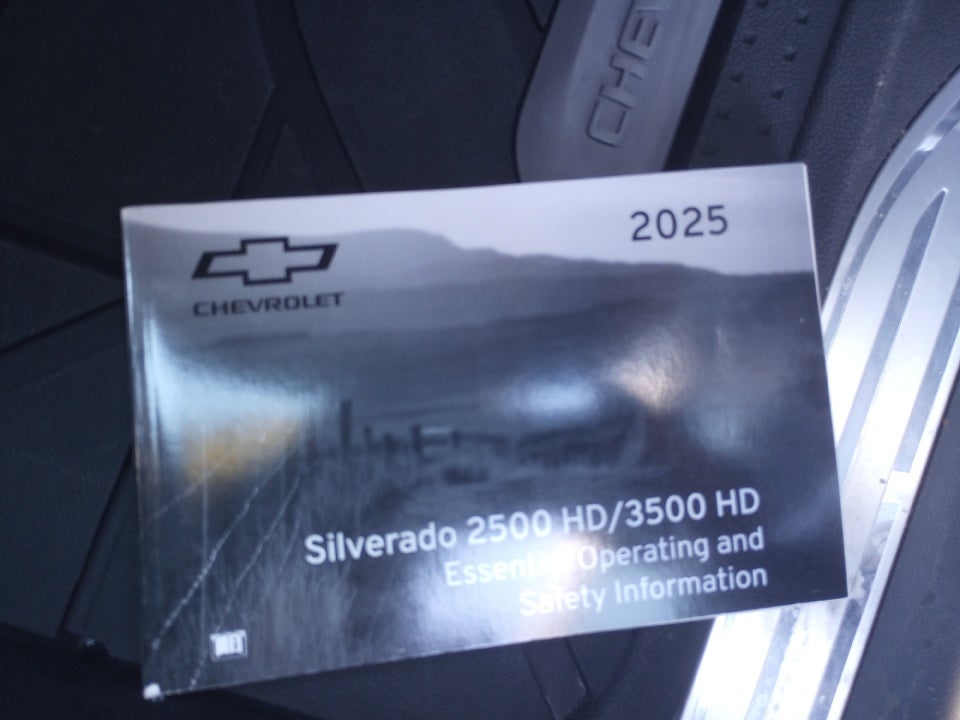 2025 Chevrolet Silverado 2500HD 4WD Crew Cab Standard Bed LT