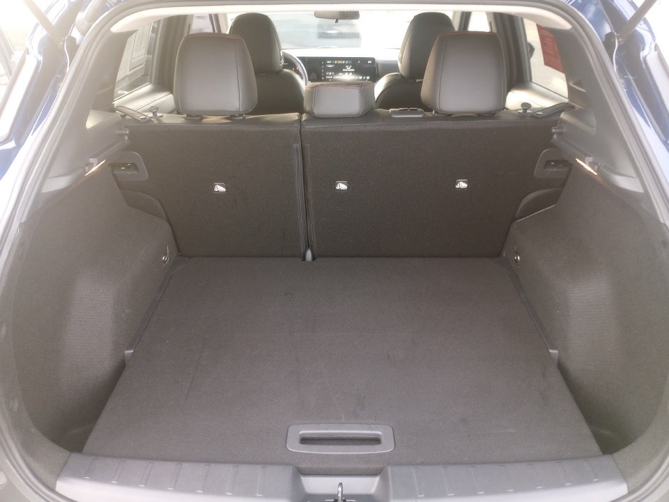 2025 Nissan Kicks SR FWD