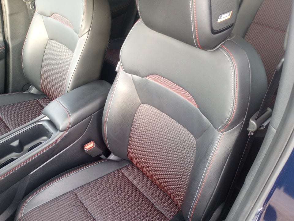 2025 Nissan Kicks SR FWD