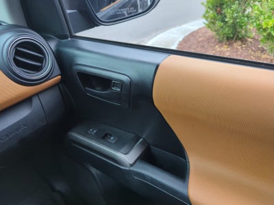 2017 Toyota Tacoma SR5 V6