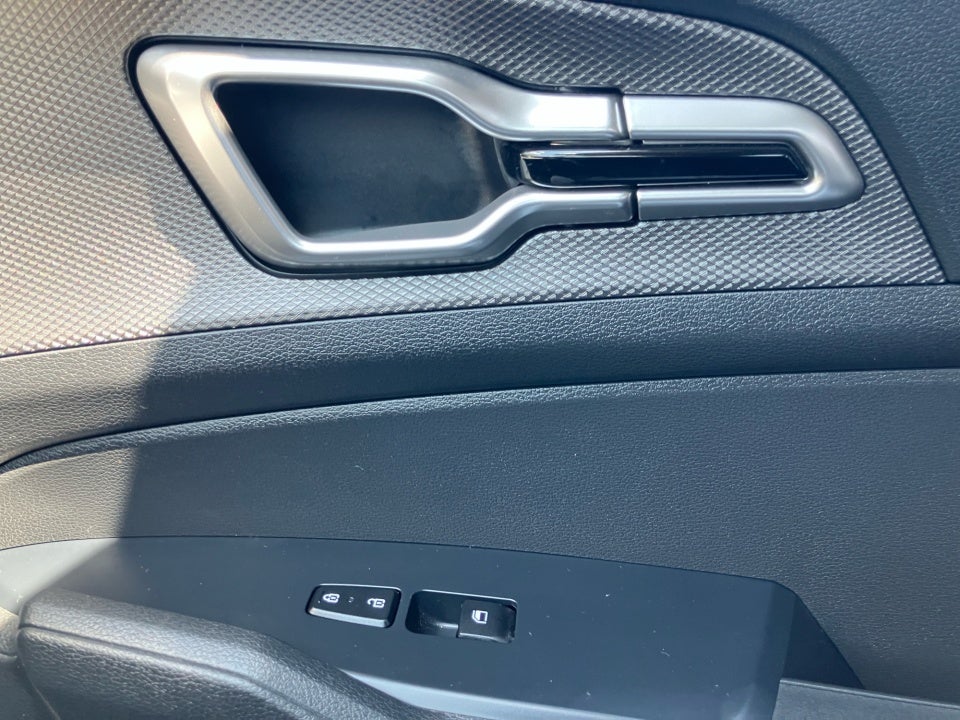 2025 Kia Sportage Hybrid LX