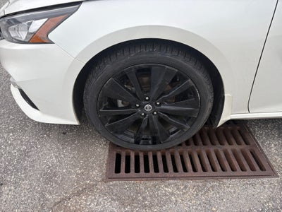 2022 Nissan Altima SR FWD