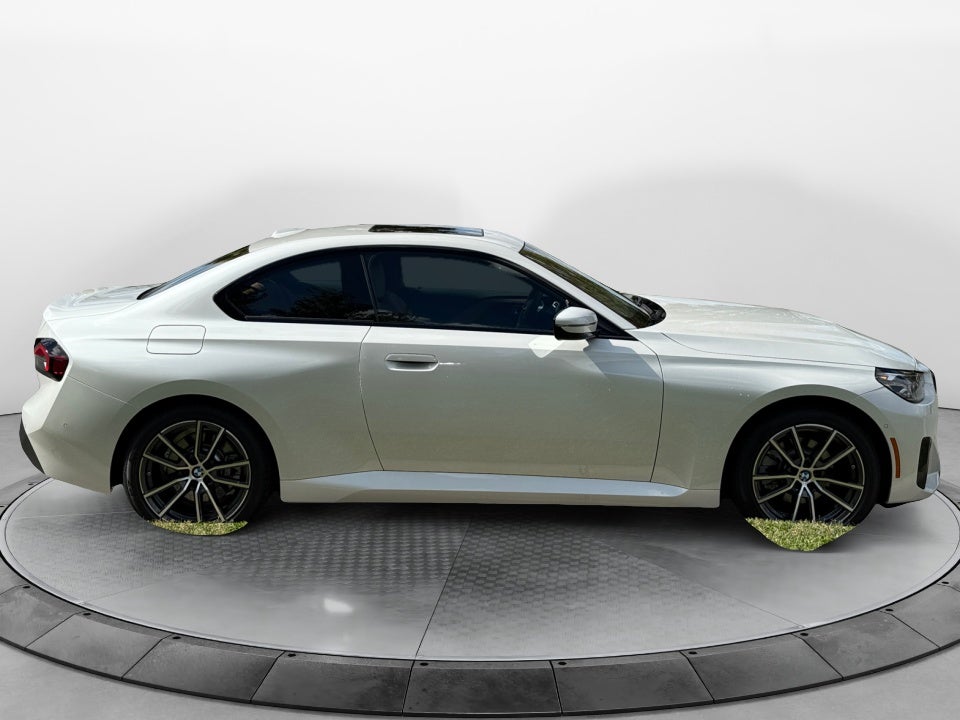 2025 BMW 230i xDrive