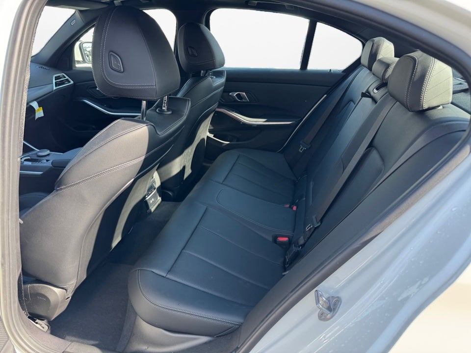 2025 BMW 330i xDrive