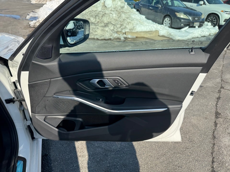 2025 BMW 330i xDrive