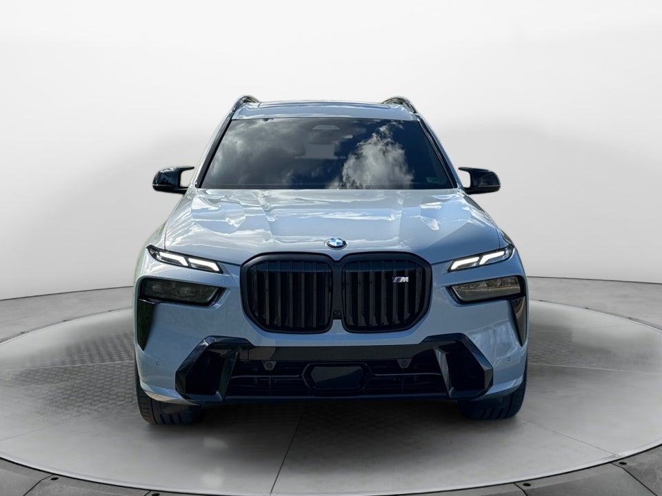 2023 BMW X7 M60i