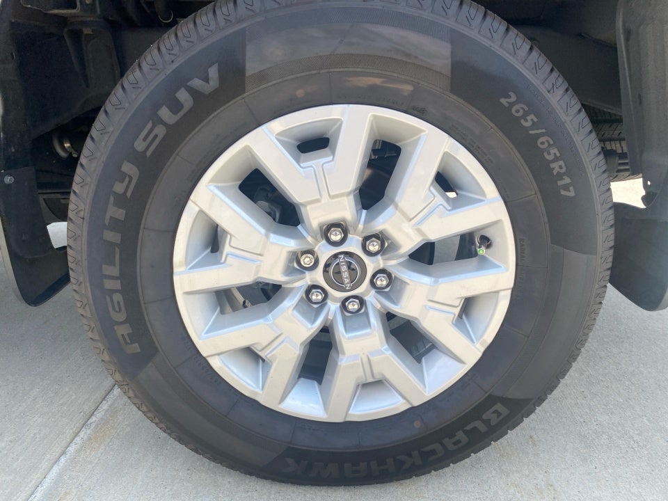 2023 Nissan Frontier SV