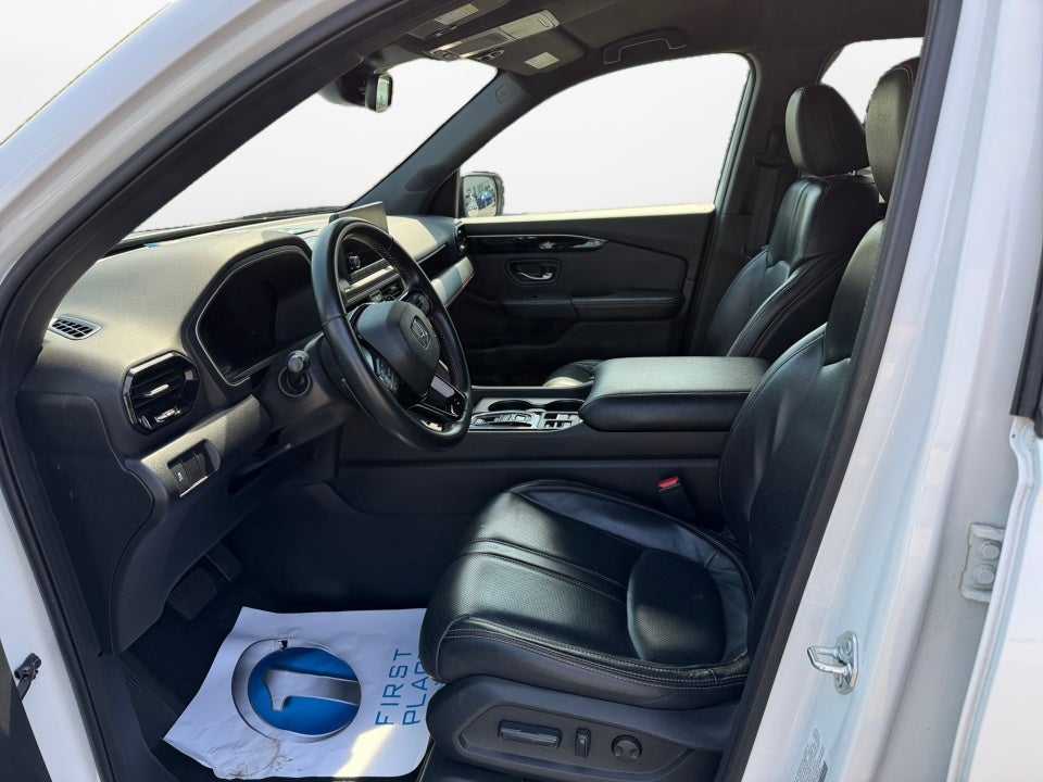 2023 Honda Pilot 2WD Sport