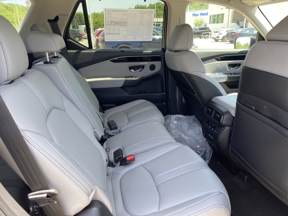 2023 Honda Pilot 2WD Touring