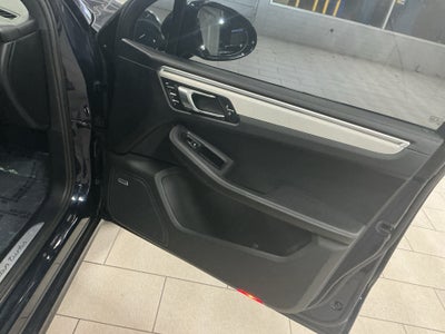 2020 Porsche Macan Turbo
