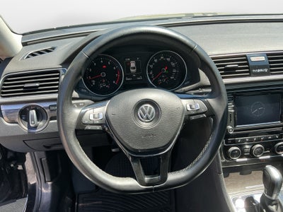 2018 Volkswagen Passat 2.0T SE