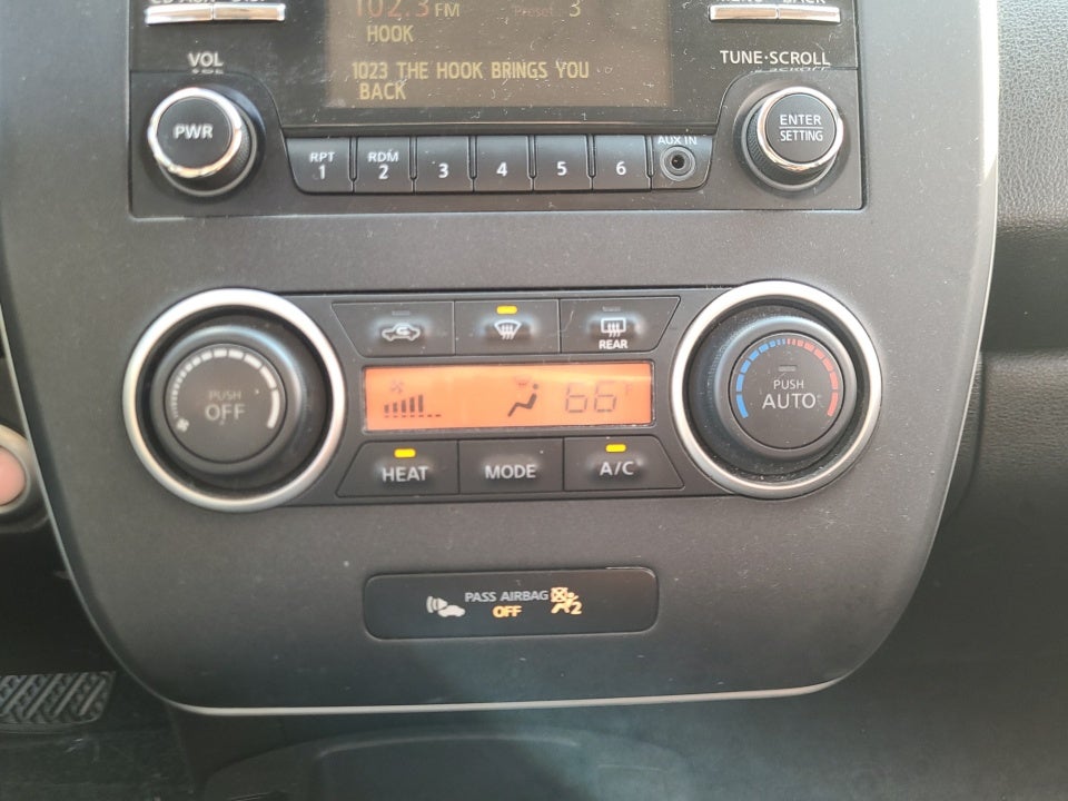 2013 Nissan LEAF S