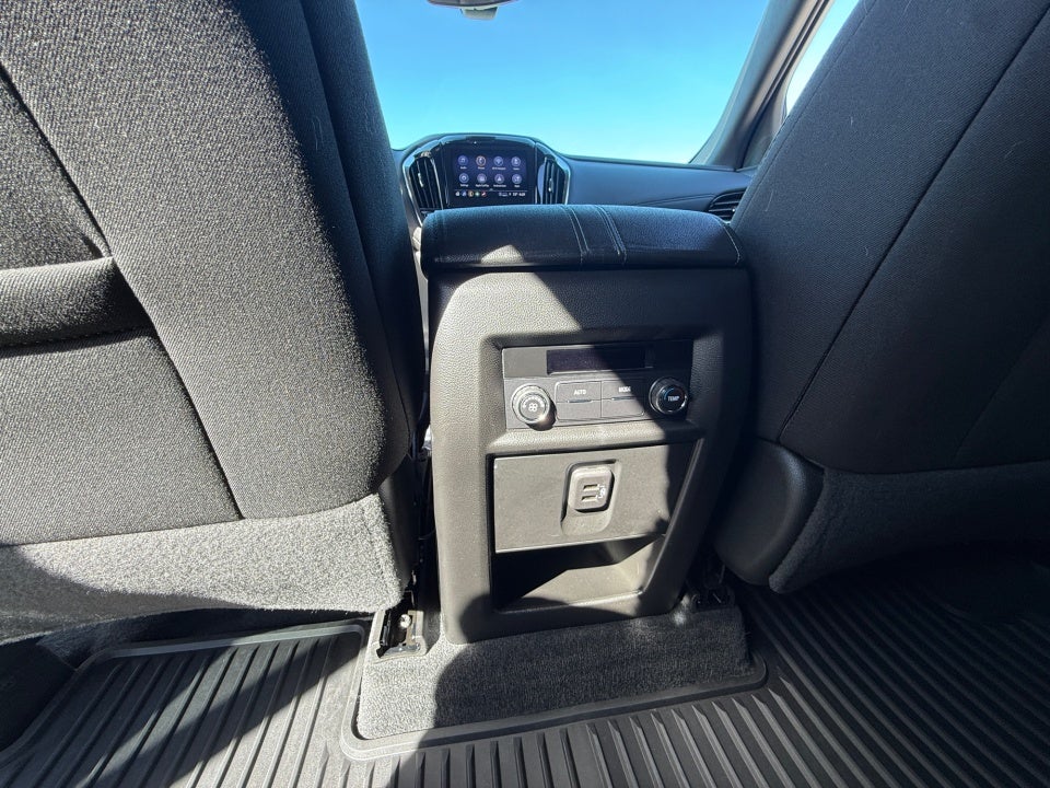 2023 Chevrolet Traverse AWD LT Cloth