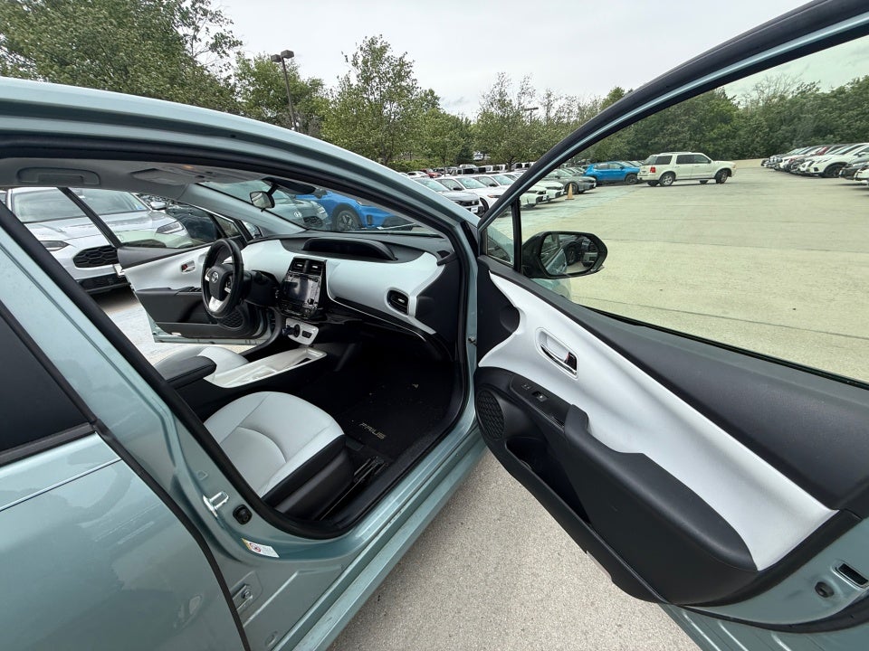 2017 Toyota Prius Three Touring