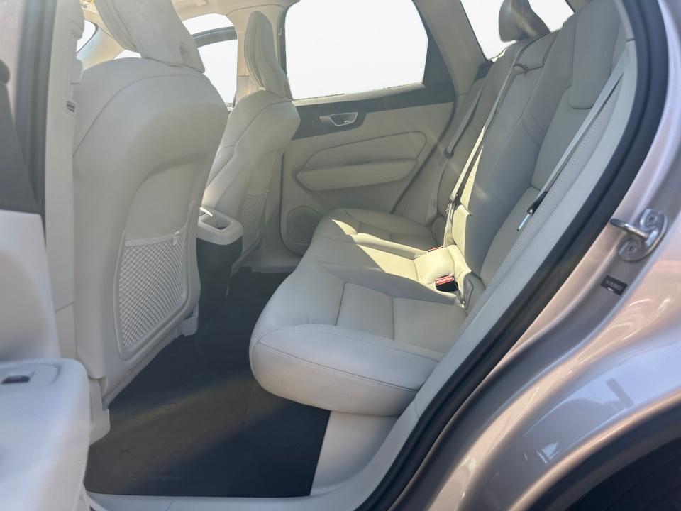 2024 Volvo XC60 Plus Dark Theme