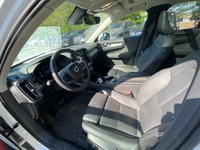 2024 Volvo XC40 B5 Ultimate Bright Theme