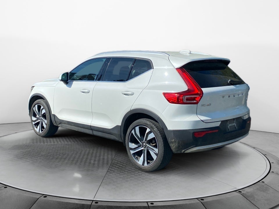 2024 Volvo XC40 B5 Ultimate Bright Theme