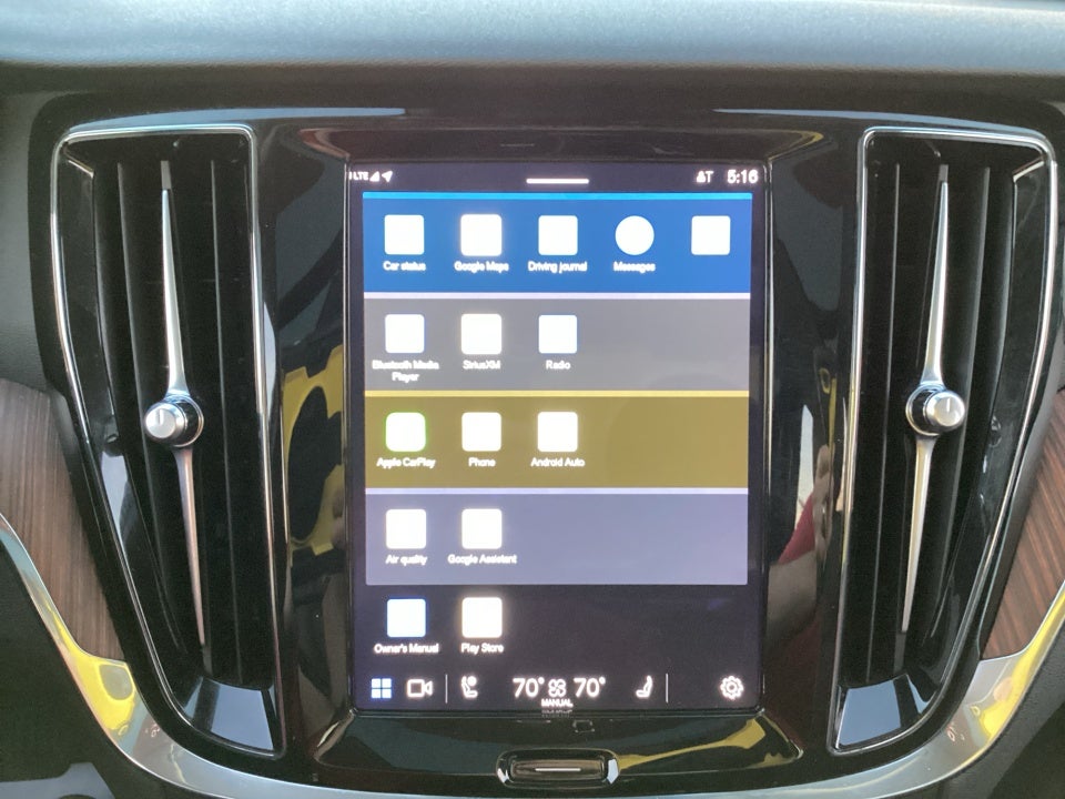 2024 Volvo S60 Recharge Plug-In Hybrid T8 Plus Dark Theme