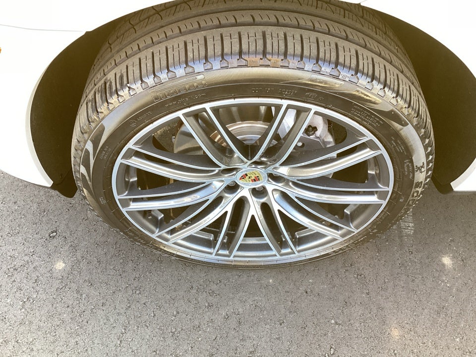 2024 Porsche Macan Base
