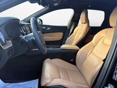 2023 Volvo XC60 B6 Ultimate Dark Theme