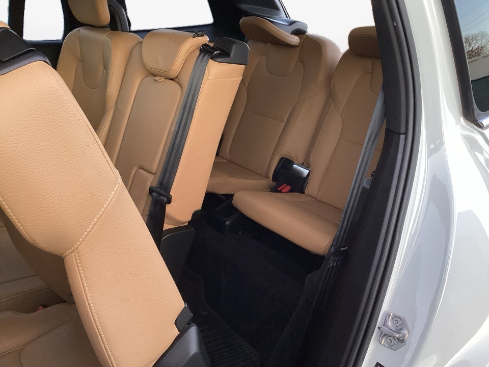 2018 Volvo XC90 T6 Momentum