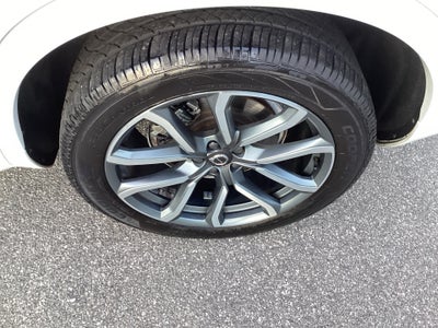 2018 Volvo XC90 T6 Momentum