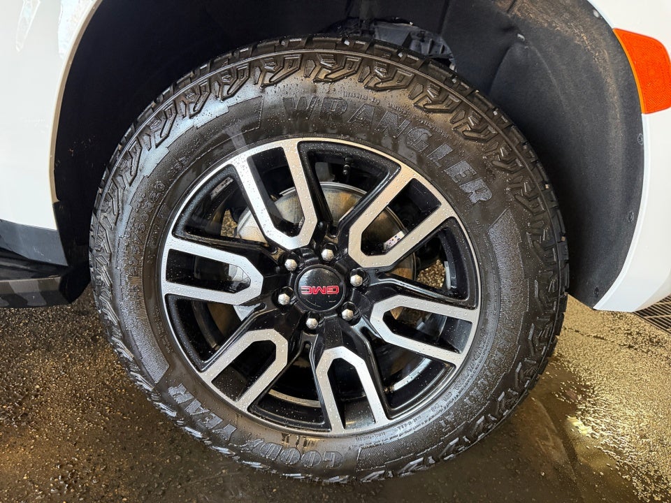 2024 GMC Yukon 4WD AT4