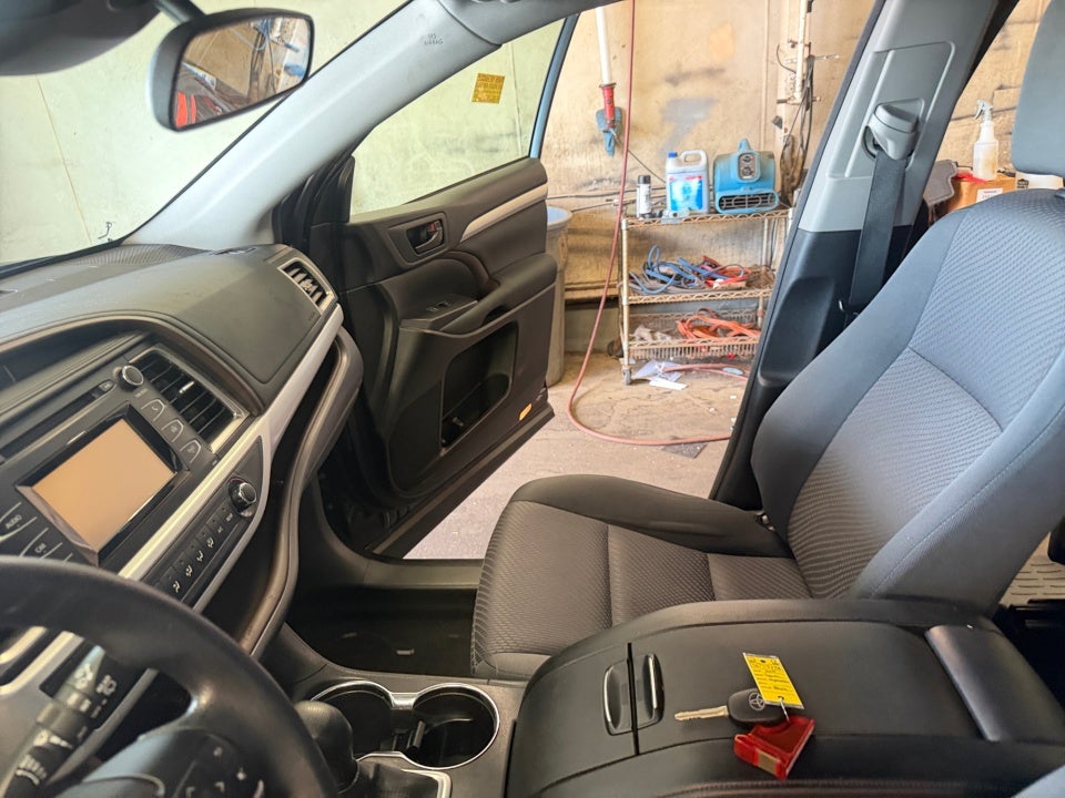 2017 Toyota Highlander LE