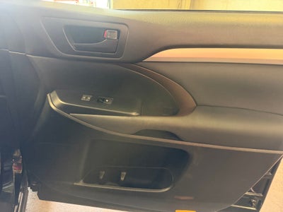 2017 Toyota Highlander LE
