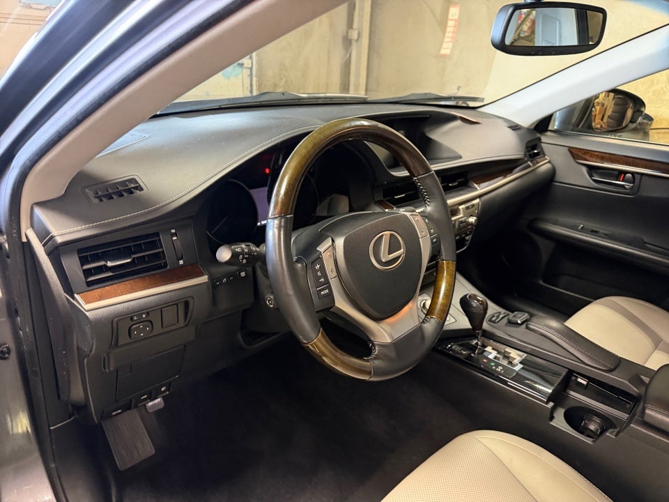 2015 Lexus ES 350 4dr Sdn