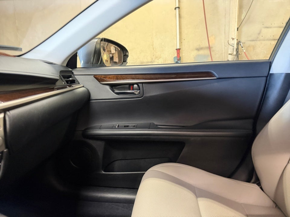 2015 Lexus ES 350 4dr Sdn