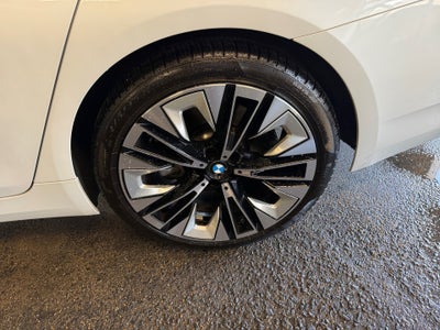 2022 BMW 540 540i