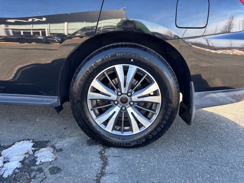 2017 Nissan Pathfinder SL