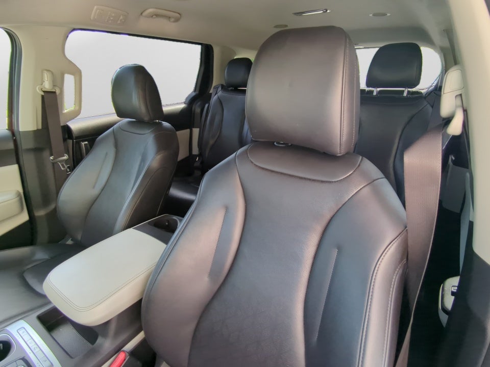2023 Kia Carnival MPV LX