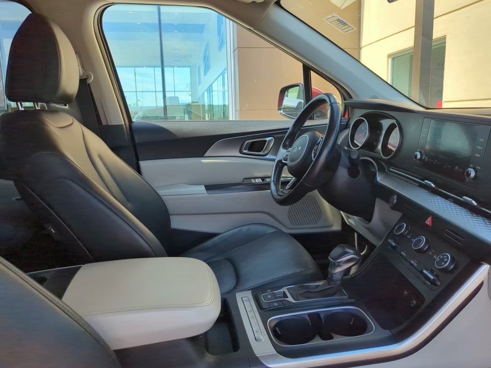 2023 Kia Carnival MPV LX