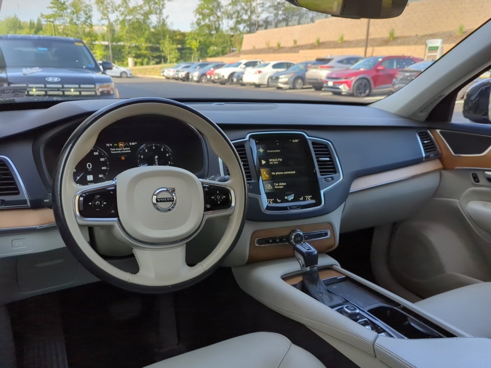 2021 Volvo XC90 Momentum