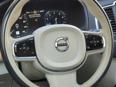 2021 Volvo XC90 Momentum