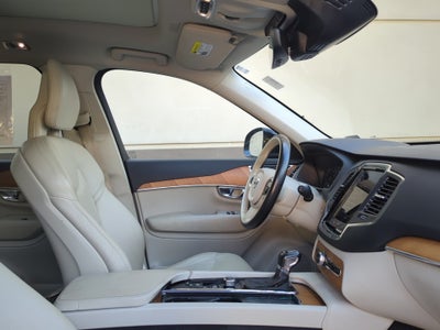 2021 Volvo XC90 Momentum