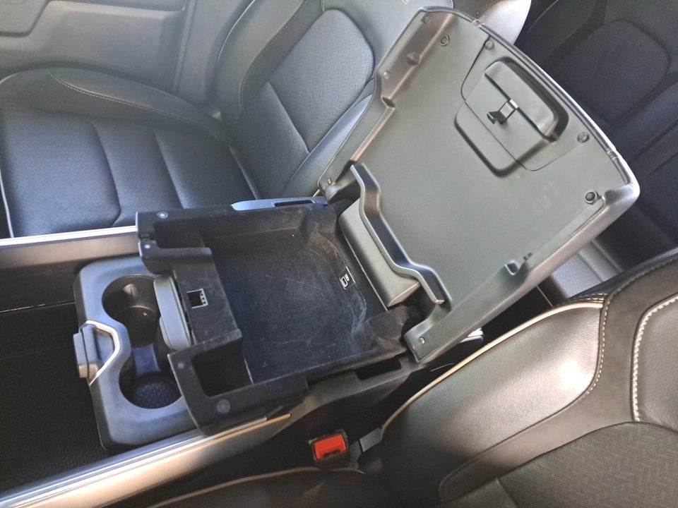 2020 RAM 1500 Laramie Crew Cab 4x4 6'4" Box