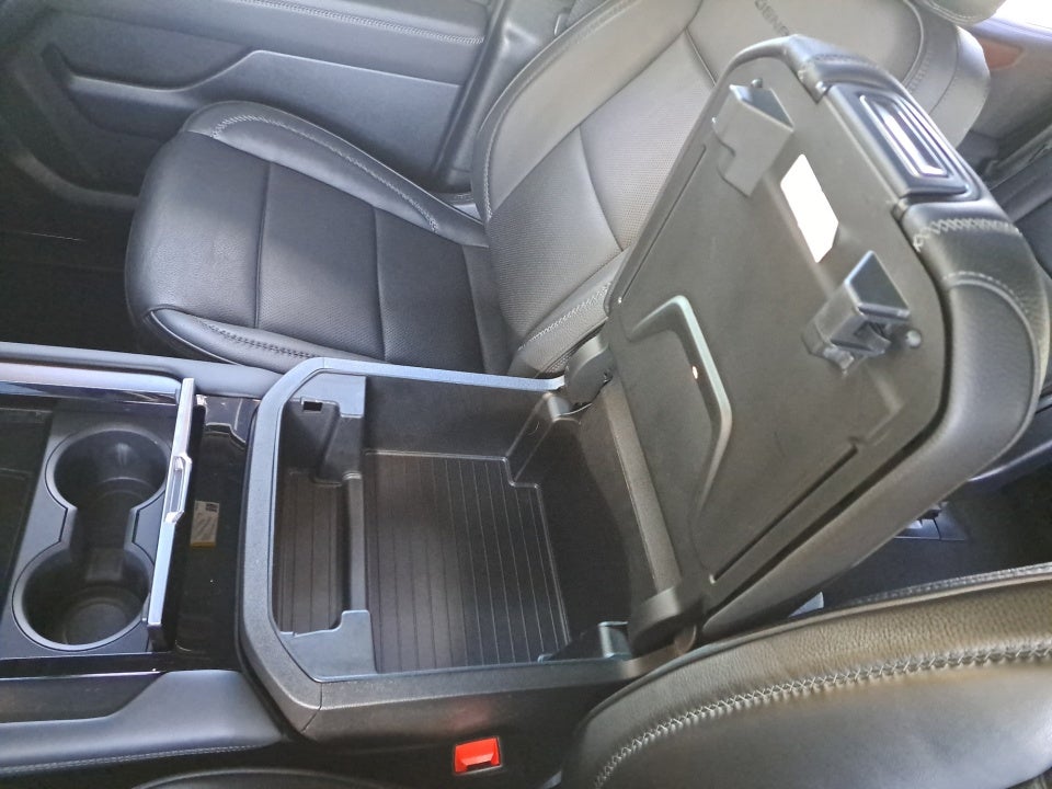 2025 GMC Yukon 4WD Denali