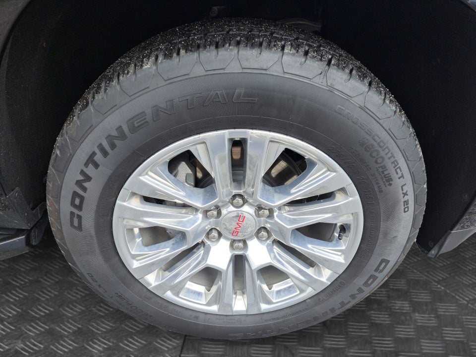 2025 GMC Yukon 4WD Denali