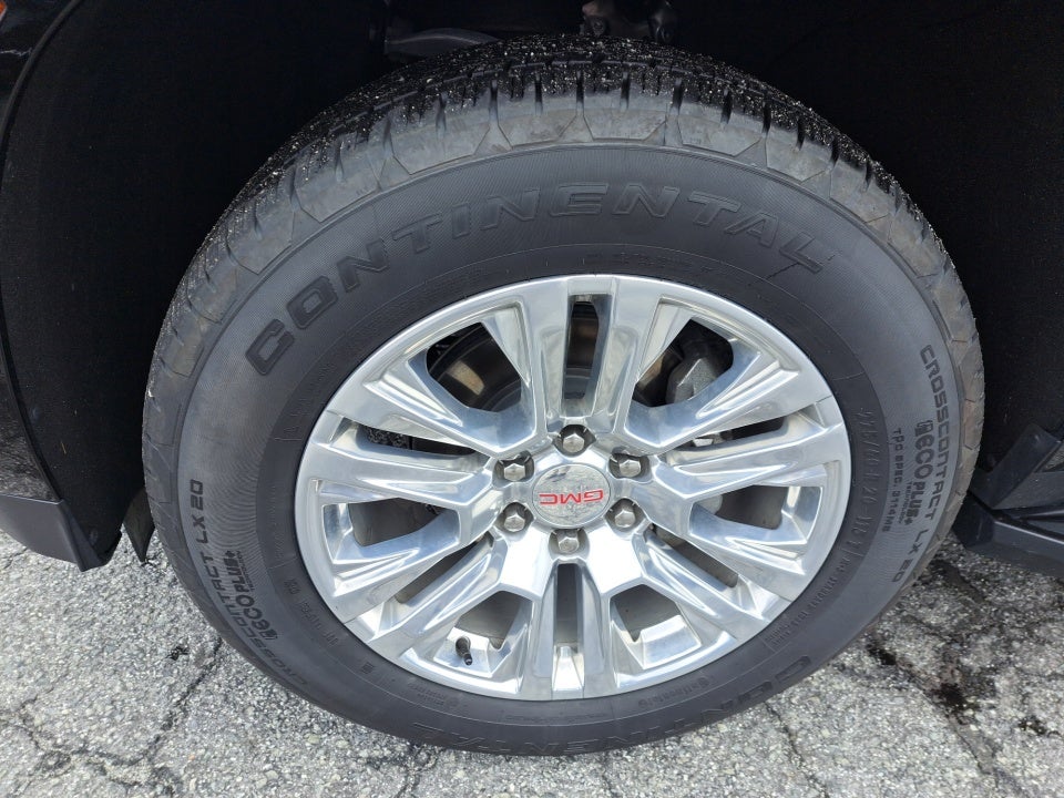 2025 GMC Yukon 4WD Denali