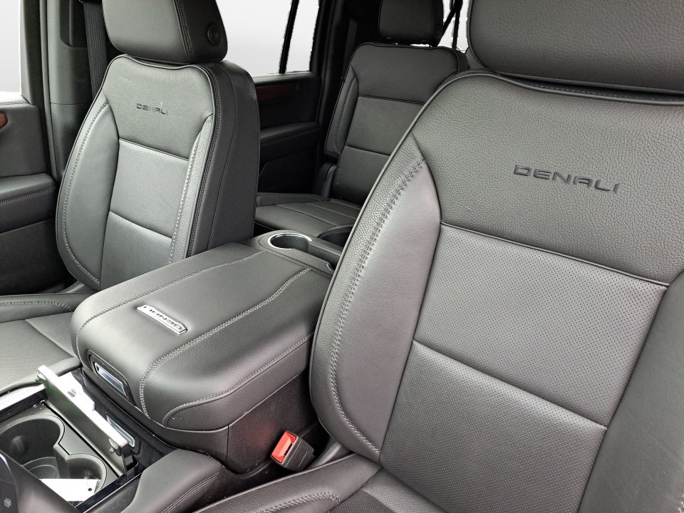 2025 GMC Yukon XL 4WD Denali