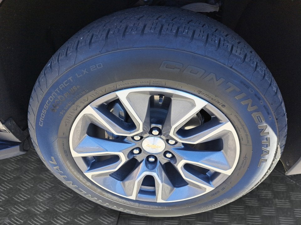 2022 Chevrolet Suburban 4WD LT