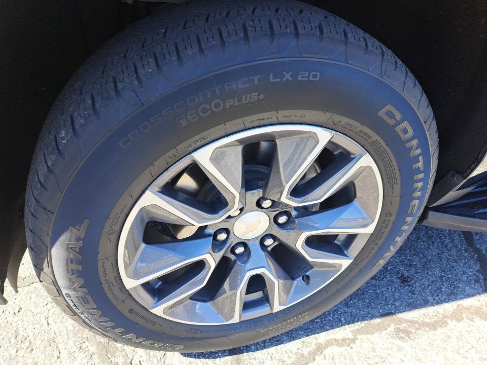 2022 Chevrolet Suburban 4WD LT