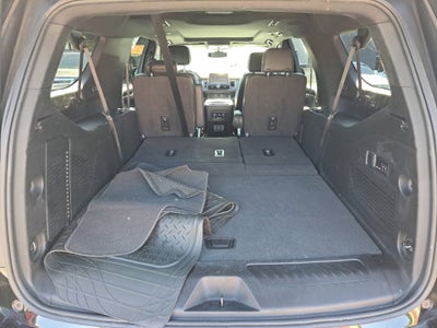 2022 Chevrolet Suburban 4WD LT