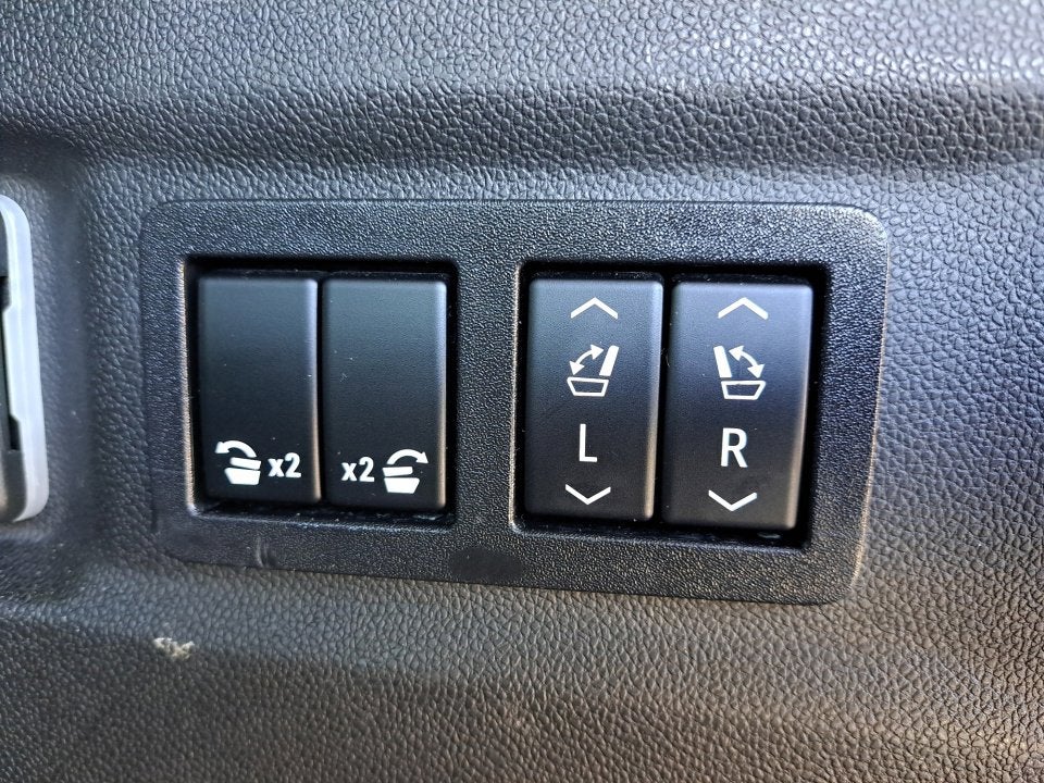 2022 Chevrolet Suburban 4WD LT